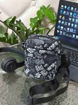 Сумка через плече для підлітка з графіті для хлопця маленька чорно-біла 2624550601 фото
